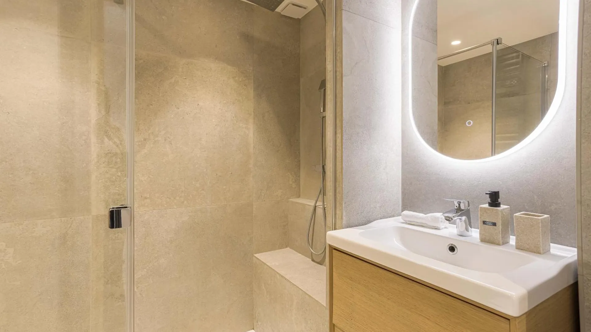 Rouaze - 14Mn Du Palais, Face Aux Plages, Central, Balcon Cannes France