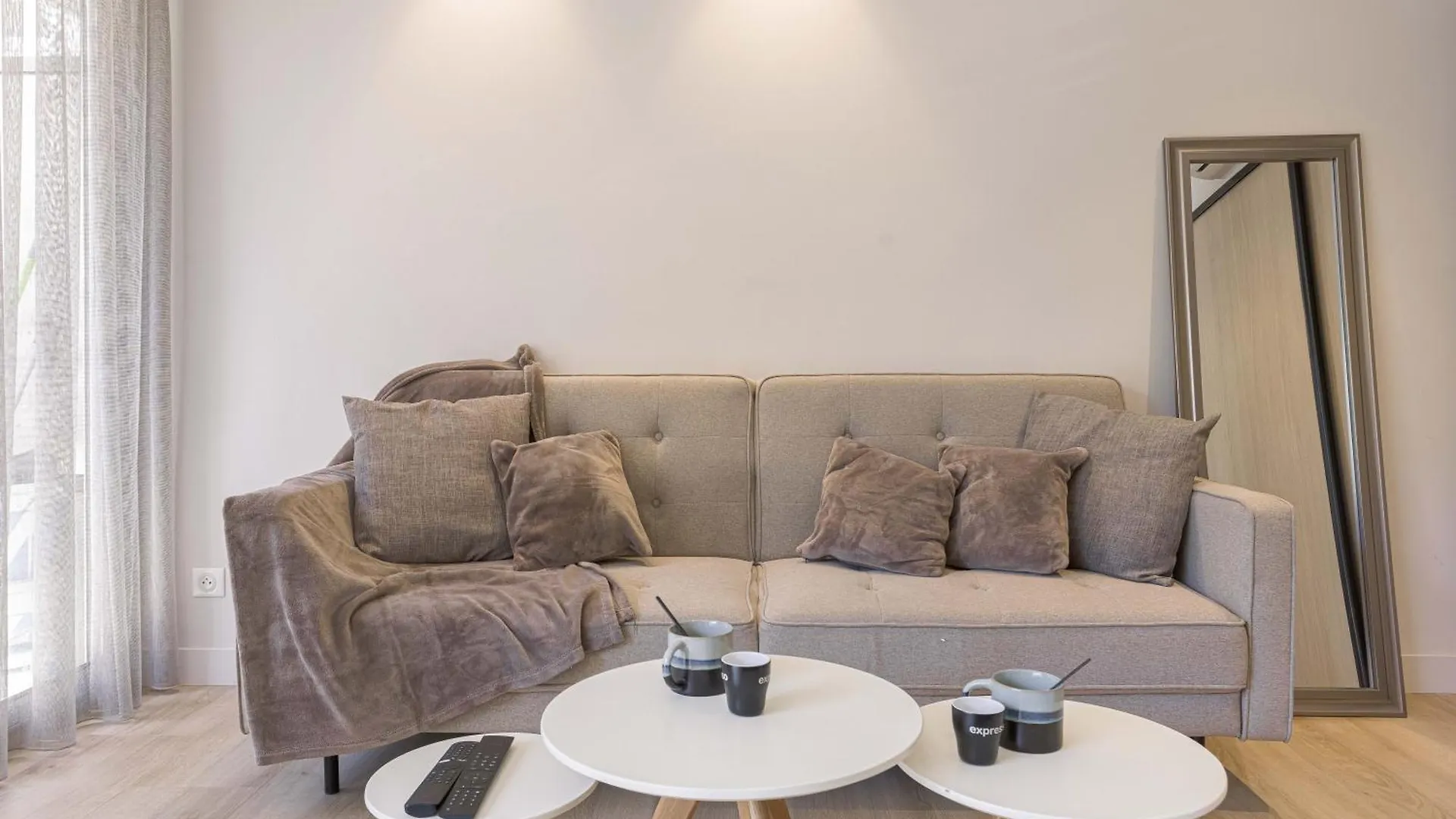 Apartment Rouaze - 14Mn Du Palais, Face Aux Plages, Central, Balcon Cannes