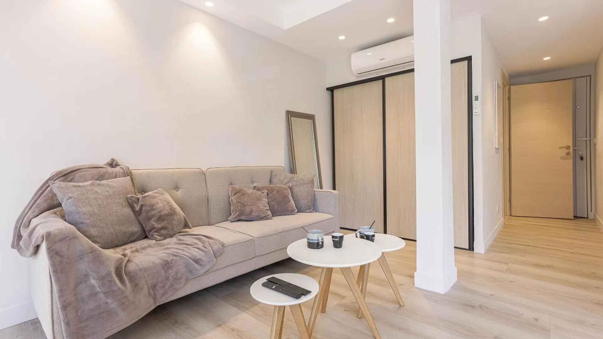Rouaze - 14Mn Du Palais, Face Aux Plages, Central, Balcon Cannes France